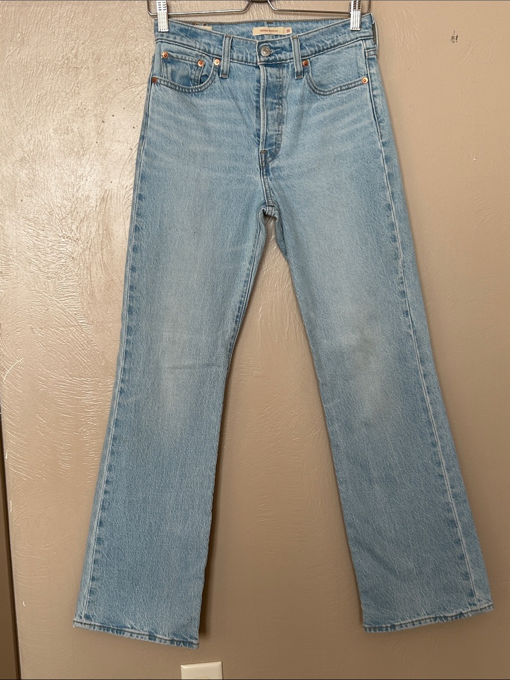 Levi’s Wedgie High Rise Women's Light Blue Straight-Leg Bootcut Jeans Size 26X32